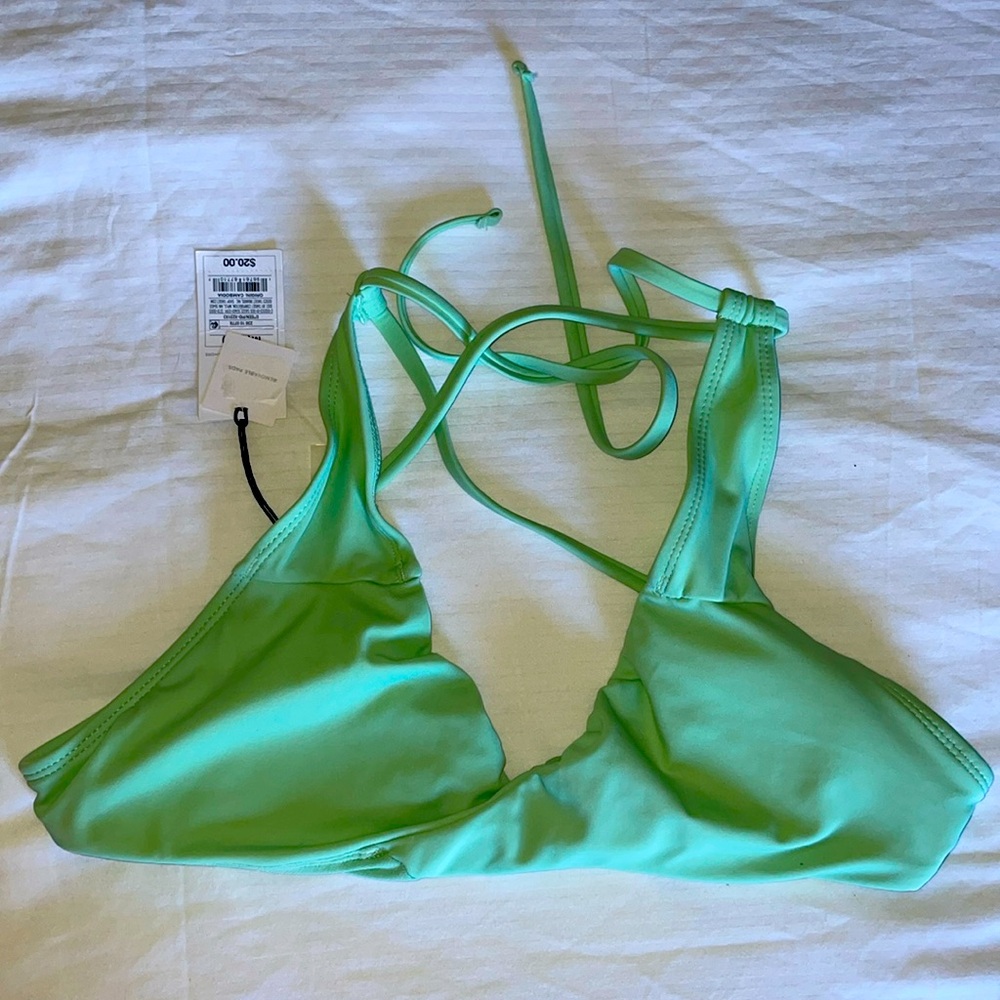 🆕 Shade & Shore Twist Bikini Top M 💚